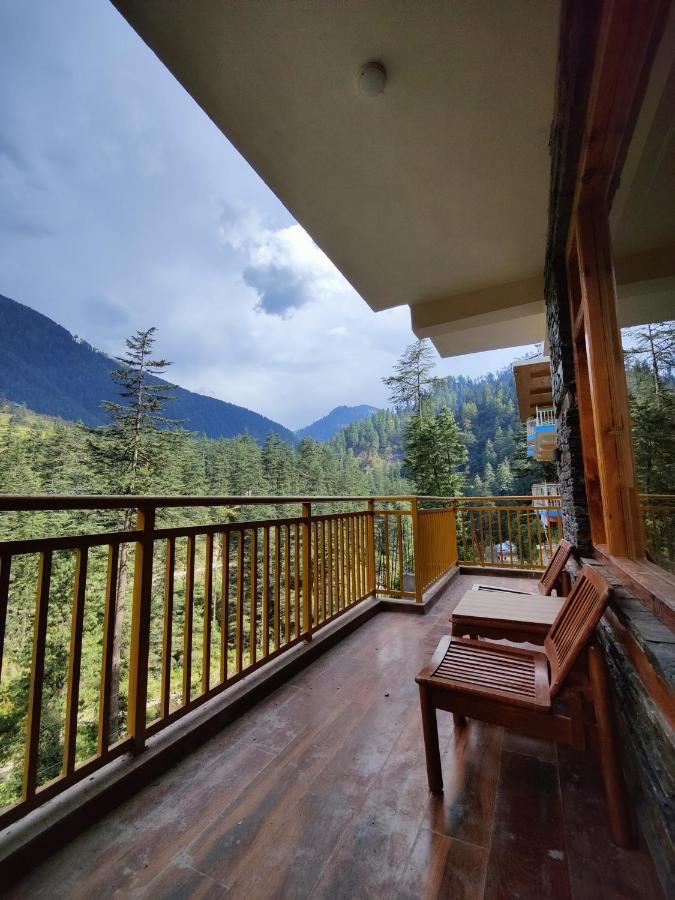 The Woodpecker Inn & Cafe, Jibhi Exterior foto