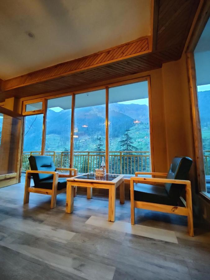 The Woodpecker Inn & Cafe, Jibhi Exterior foto